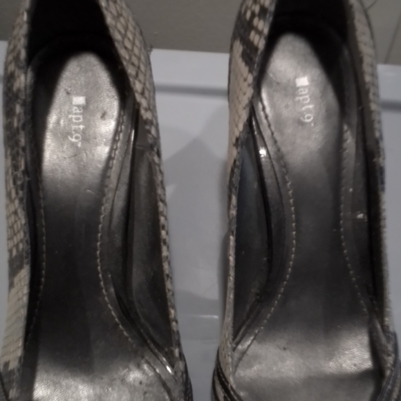 922-36) Apt. 9 women's heels. Clarion snake grey. - Picture 6 of 6
